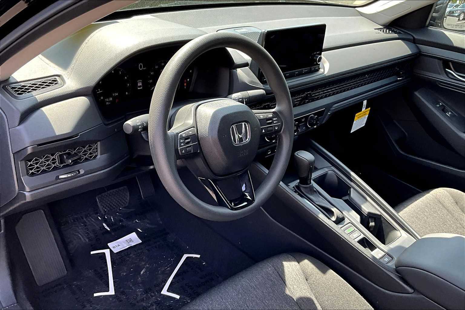 2025 Honda Accord LX - Photo 9