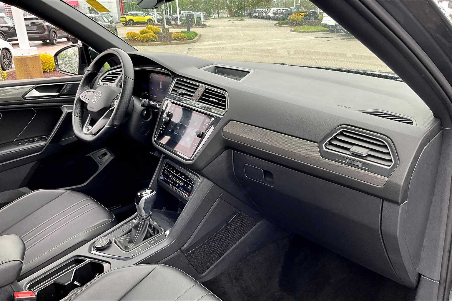 2022 Volkswagen Tiguan SE R-Line Black - Photo 14