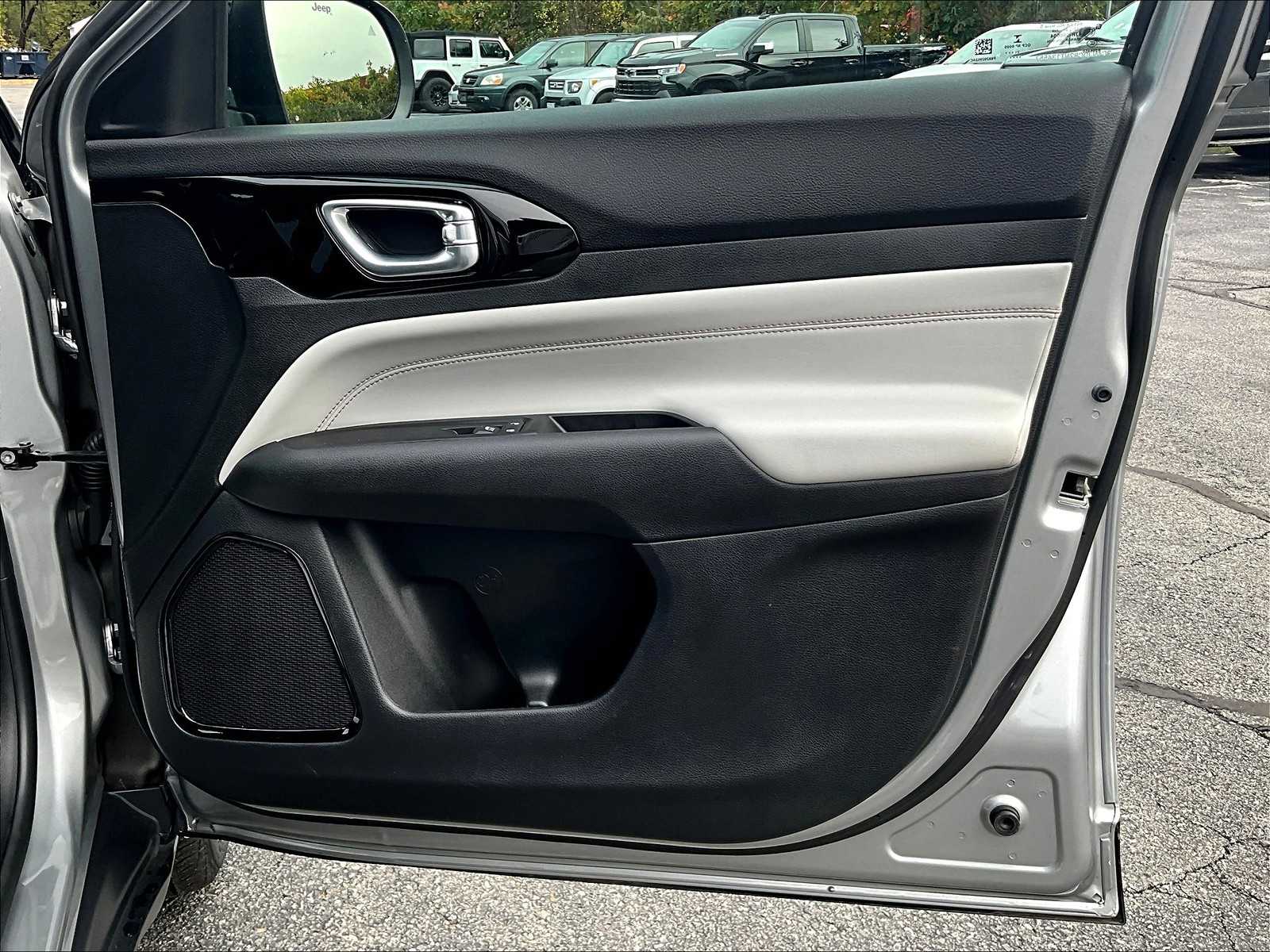 2022 Jeep Compass Limited - Photo 12