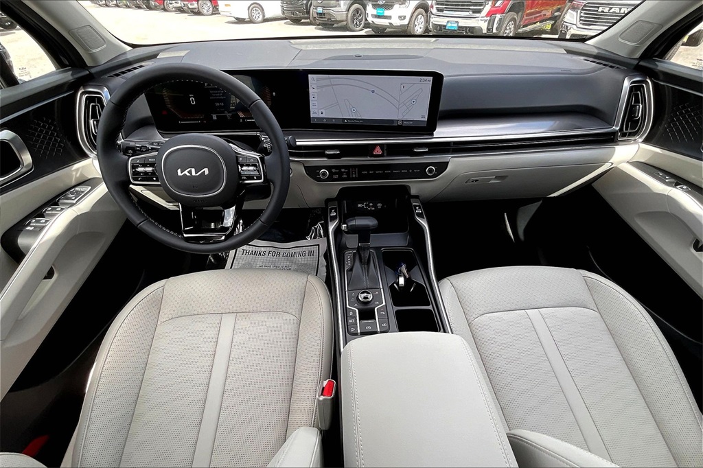 2025 Kia Sorento EX - Photo 12