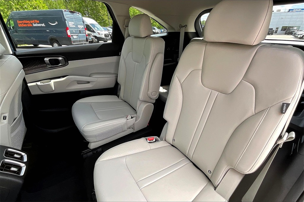 2025 Kia Sorento EX - Photo 15