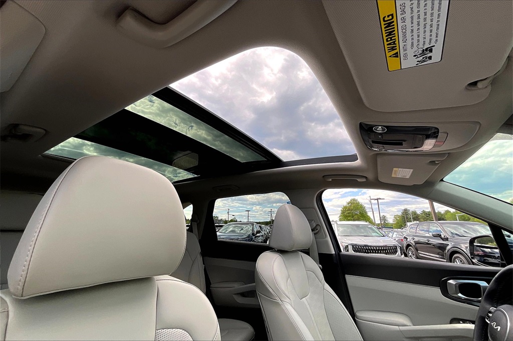 2025 Kia Sorento EX - Photo 18