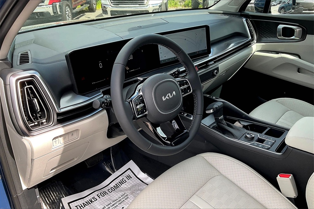 2025 Kia Sorento EX - Photo 9