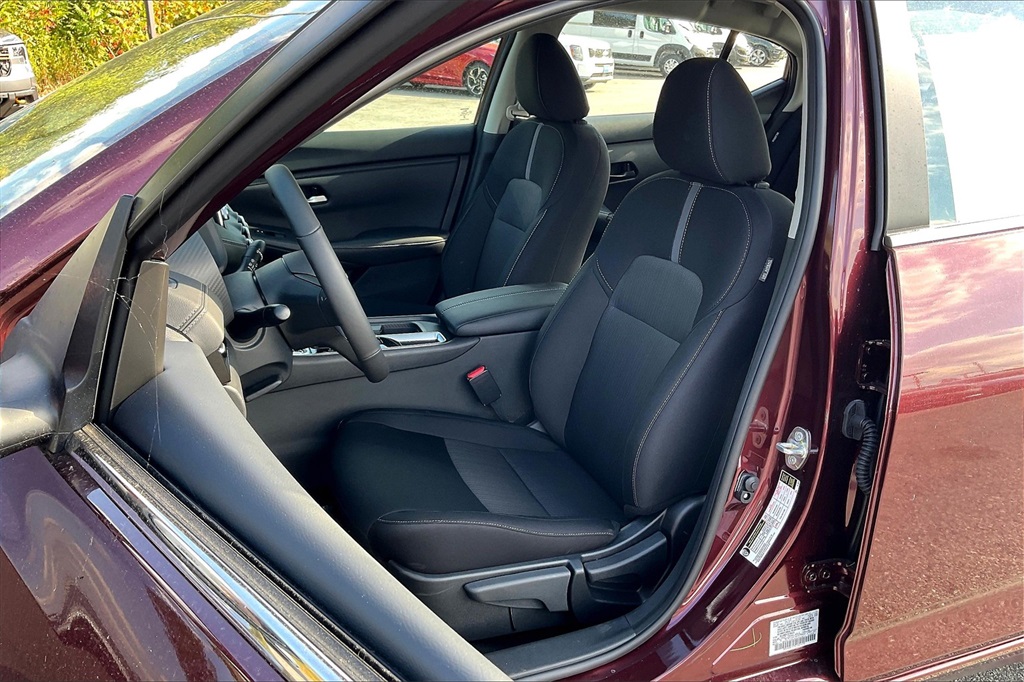 2025 Nissan Sentra SV - Photo 11