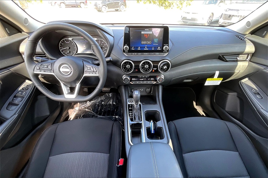 2025 Nissan Sentra SV - Photo 12