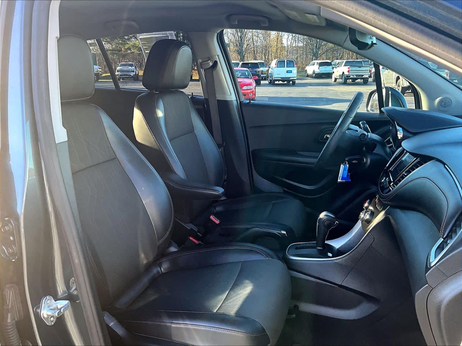 2022 Chevrolet Trax LT - Photo 11