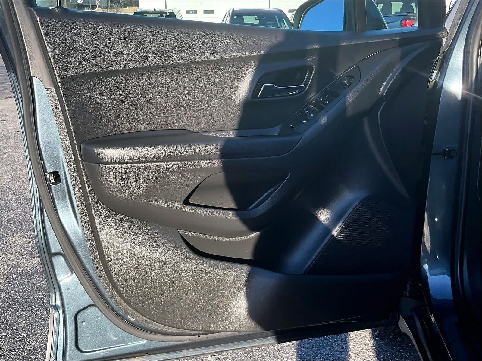 2022 Chevrolet Trax LT - Photo 9