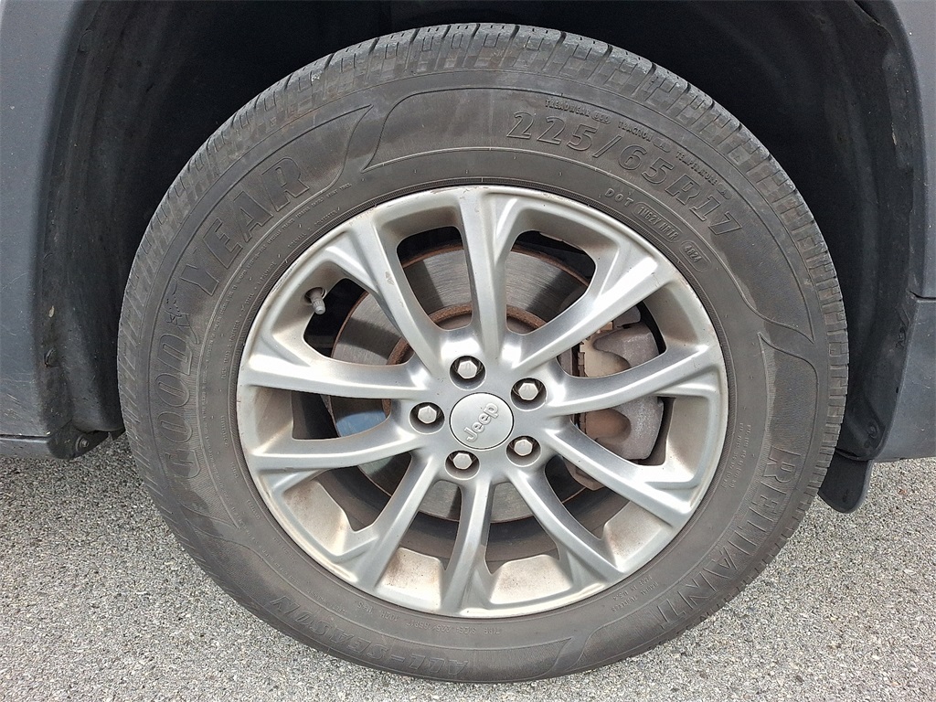 2020 Jeep Cherokee Latitude Plus - Photo 8