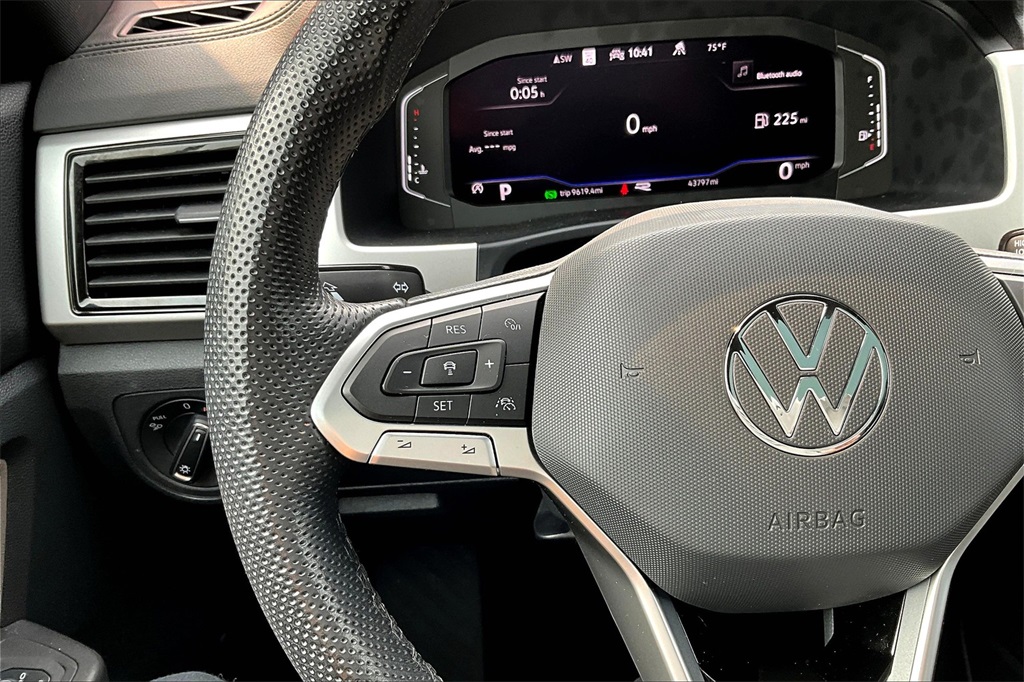 2022 Volkswagen Atlas Cross Sport 3.6L V6 SEL Premium R-Line - Photo 19
