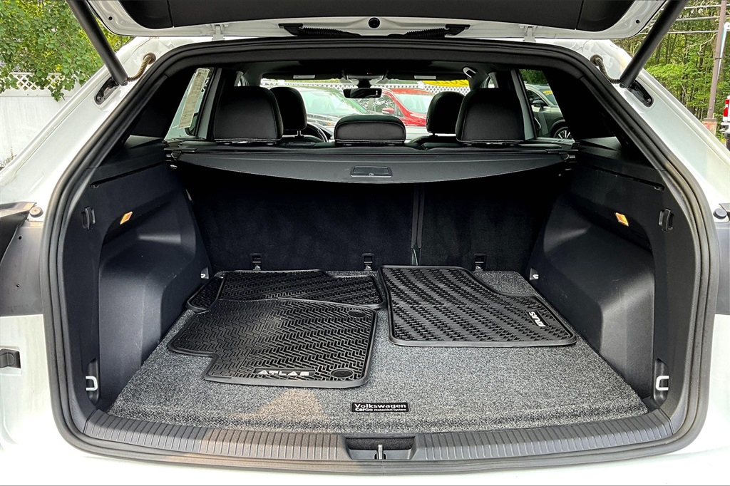 2022 Volkswagen Atlas Cross Sport 3.6L V6 SEL Premium R-Line - Photo 26