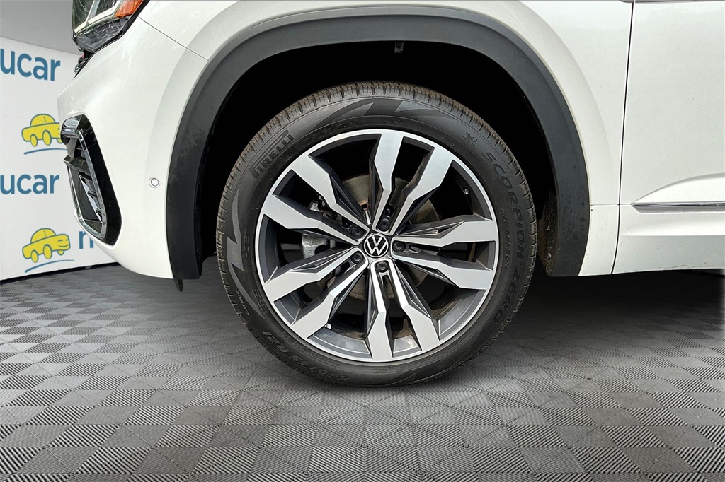 2022 Volkswagen Atlas Cross Sport 3.6L V6 SEL Premium R-Line - Photo 30