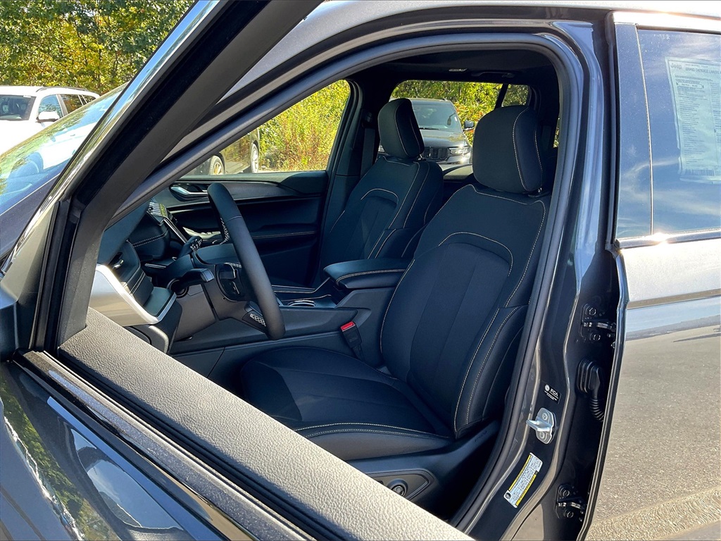 2025 Jeep Grand Cherokee Laredo X - Photo 11