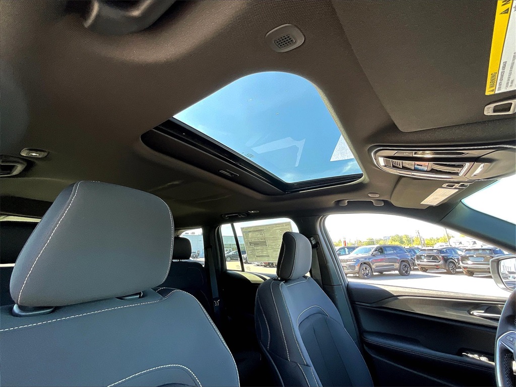 2025 Jeep Grand Cherokee Laredo X - Photo 18