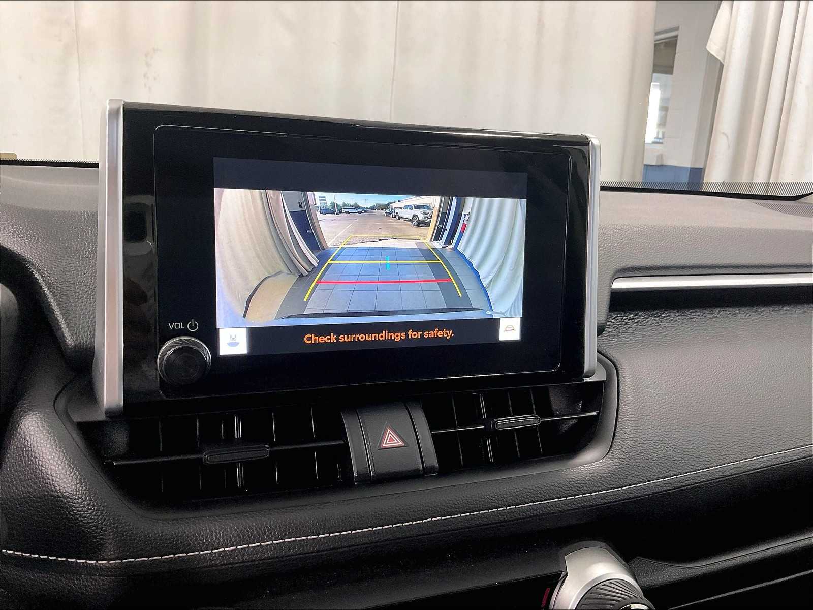 2024 Toyota RAV4 Hybrid XLE - Photo 19