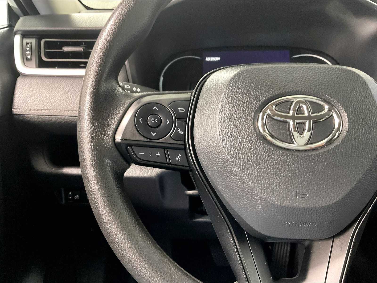 2024 Toyota RAV4 Hybrid XLE - Photo 22
