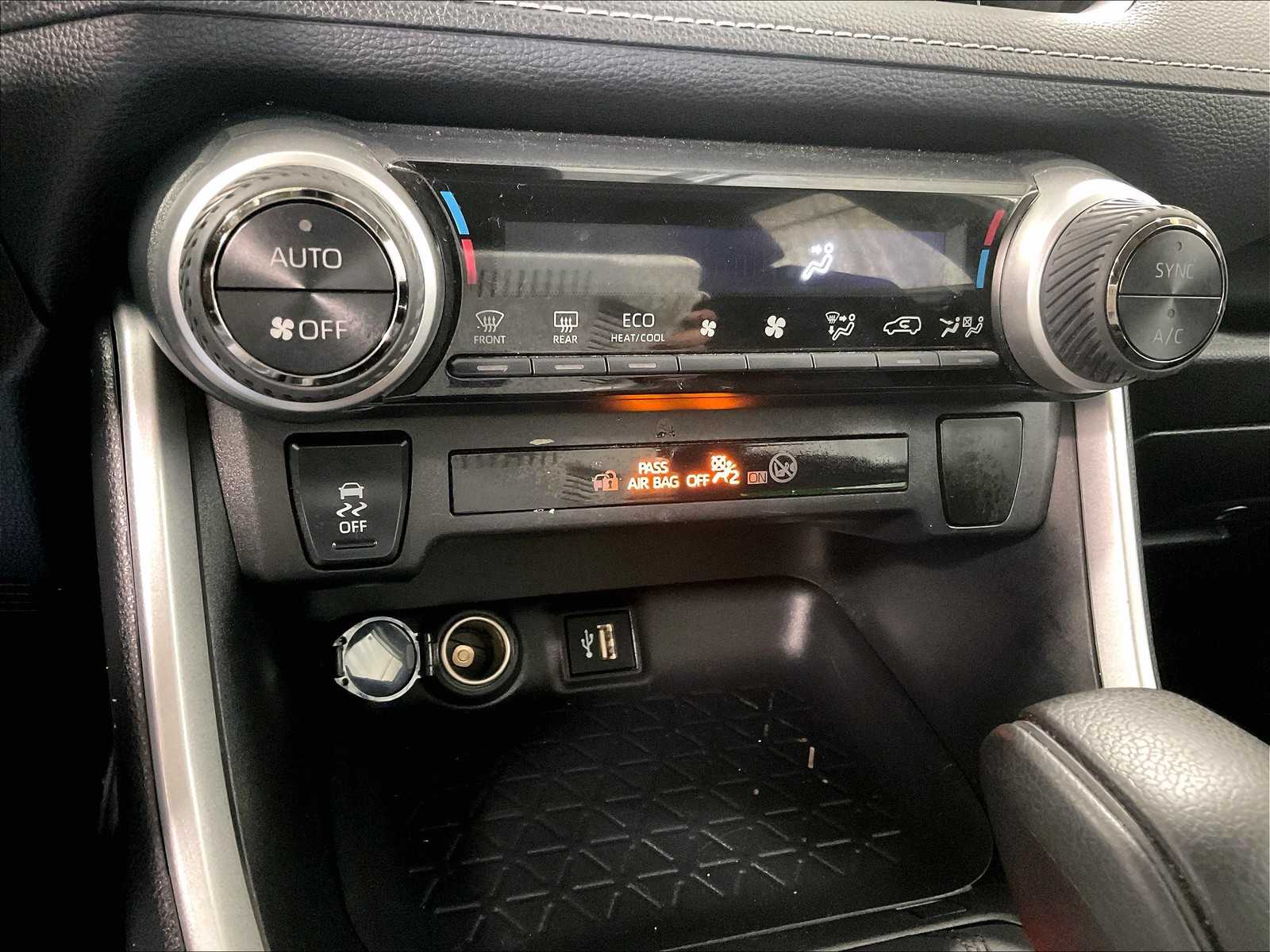 2024 Toyota RAV4 Hybrid XLE - Photo 25