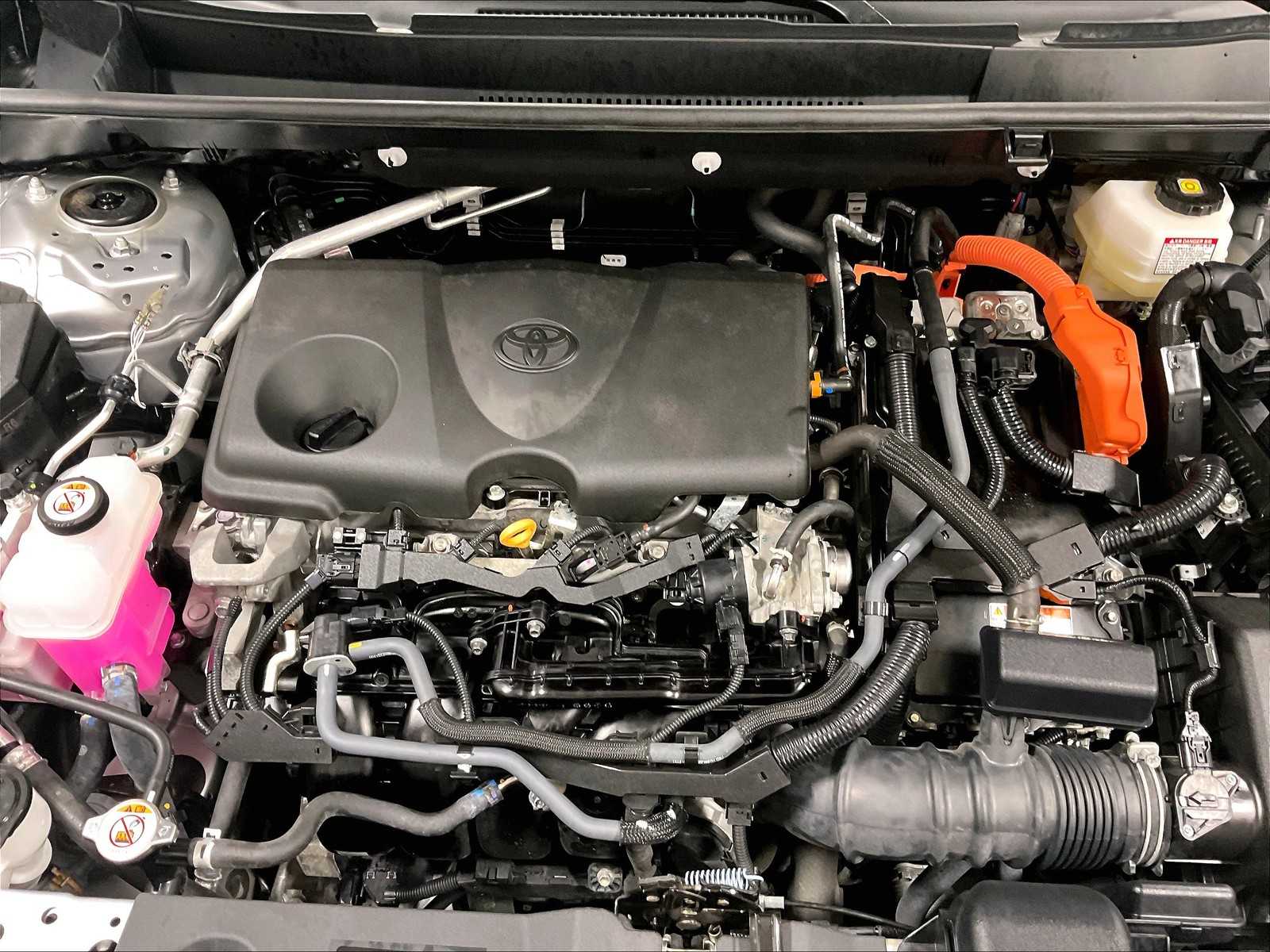 2024 Toyota RAV4 Hybrid XLE - Photo 34