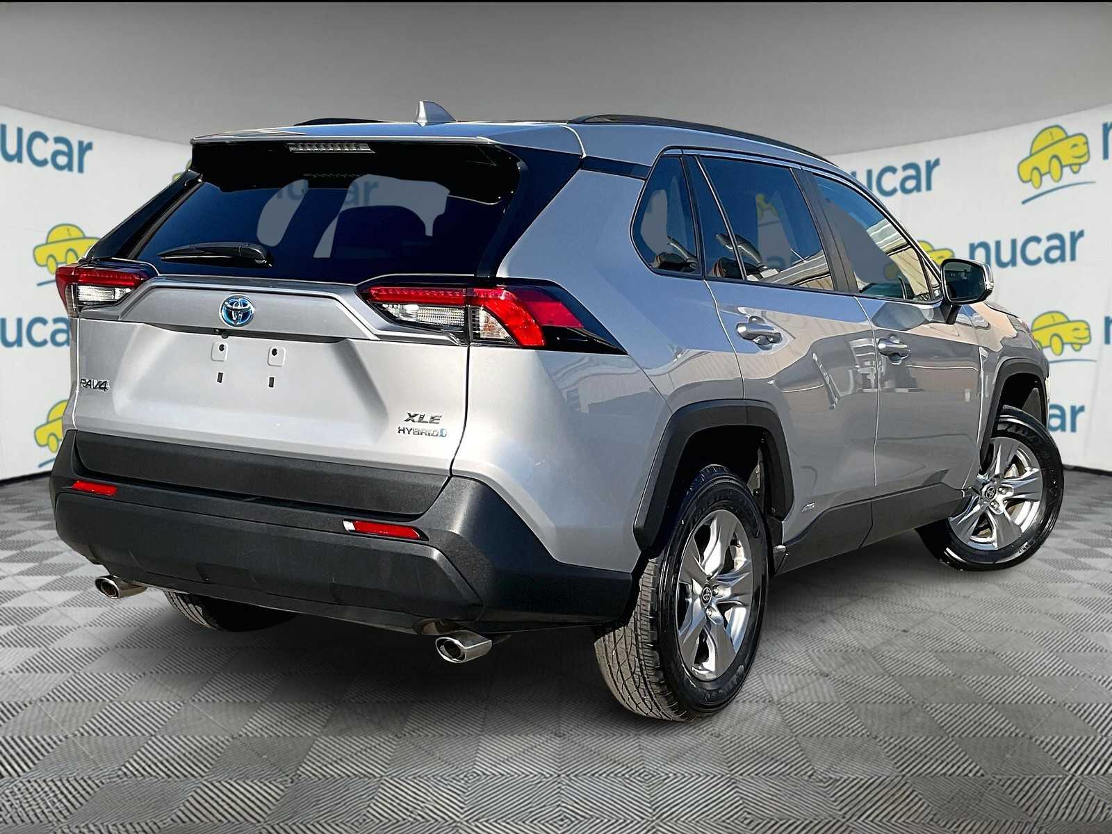 2024 Toyota RAV4 Hybrid XLE - Photo 6