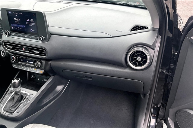 2022 Hyundai Kona SEL - Photo 17