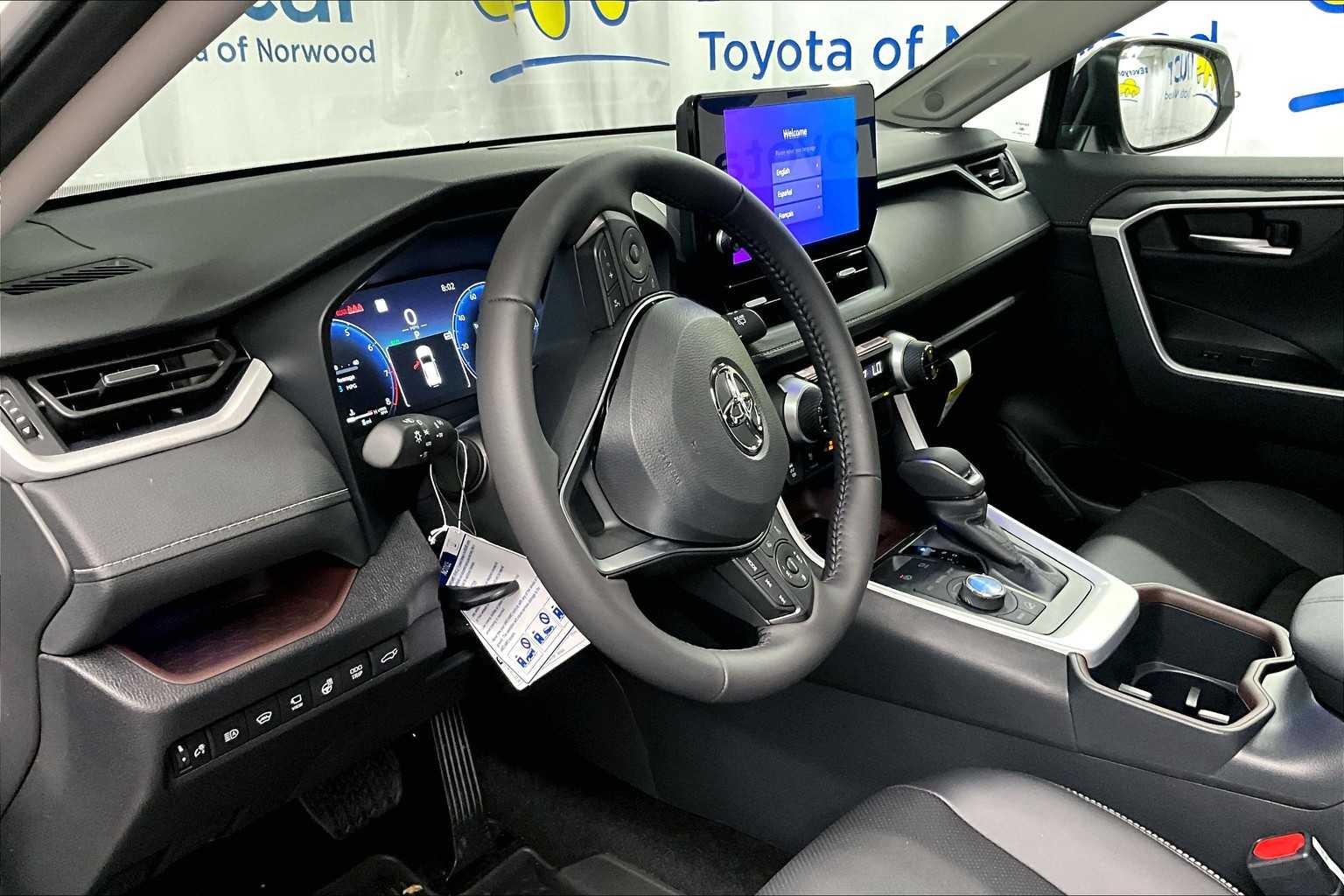 2025 Toyota RAV4 Limited - Photo 9