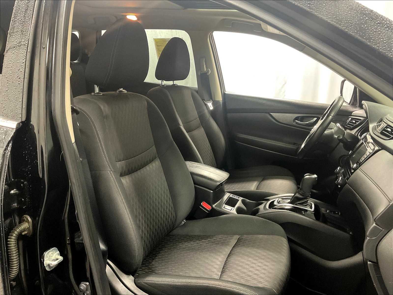 2019 Nissan Rogue SV - Photo 11