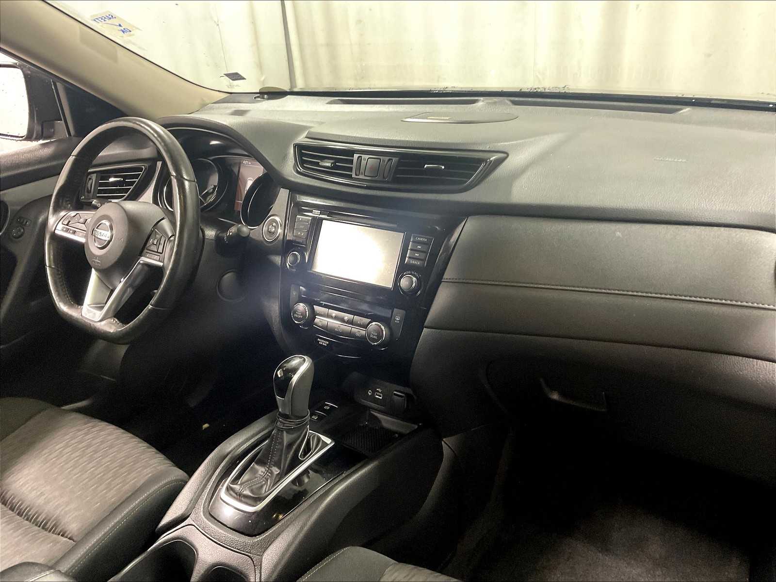 2019 Nissan Rogue SV - Photo 14
