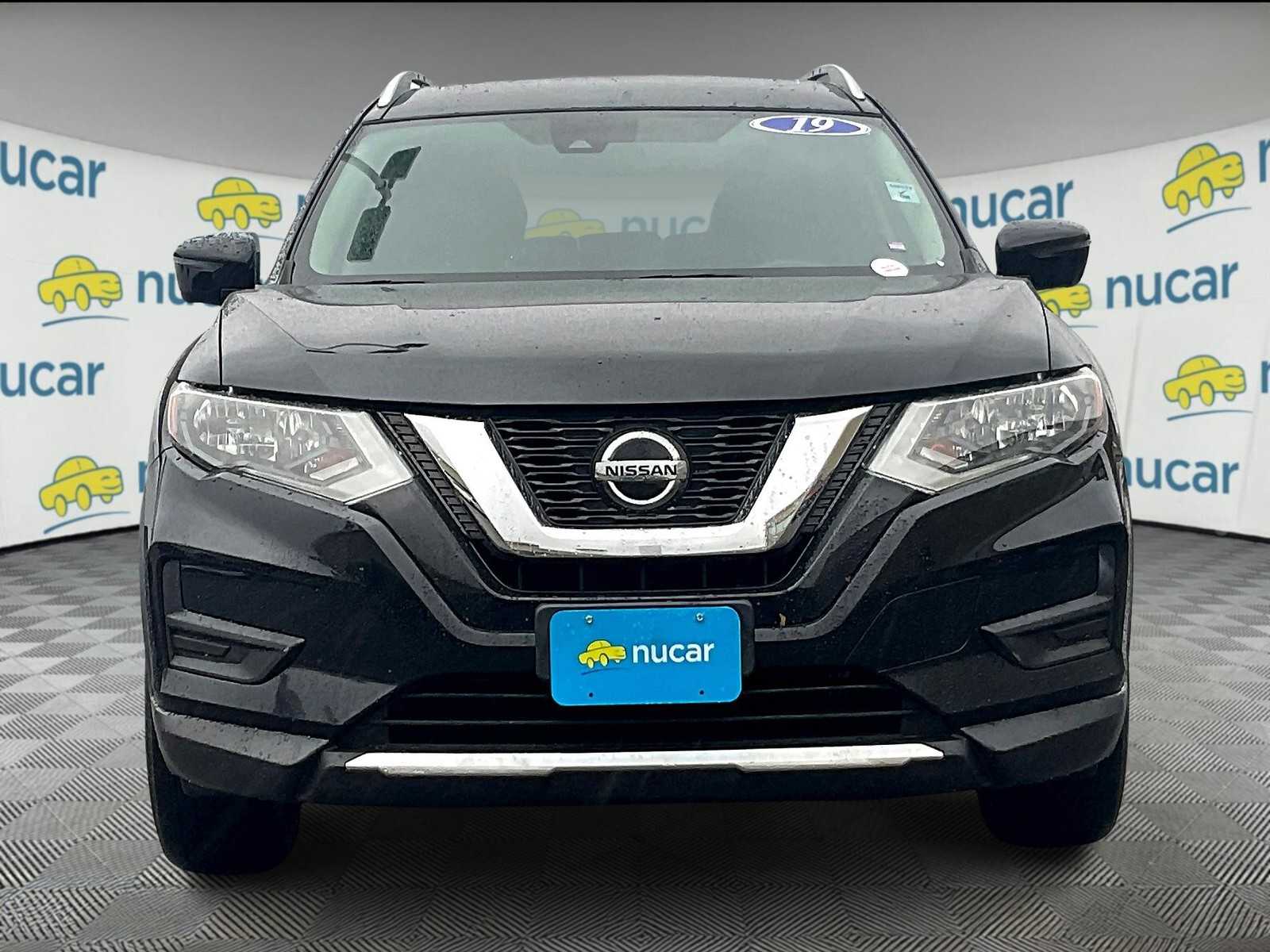 2019 Nissan Rogue SV - Photo 2
