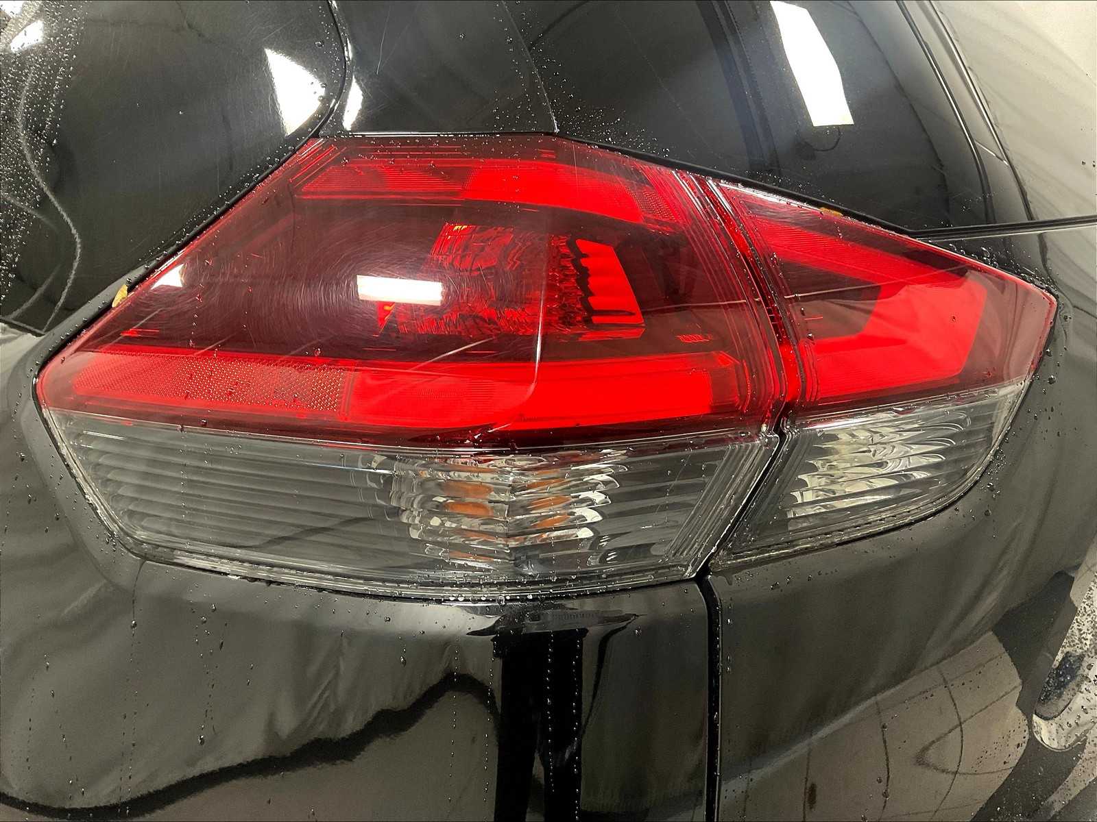 2019 Nissan Rogue SV - Photo 35