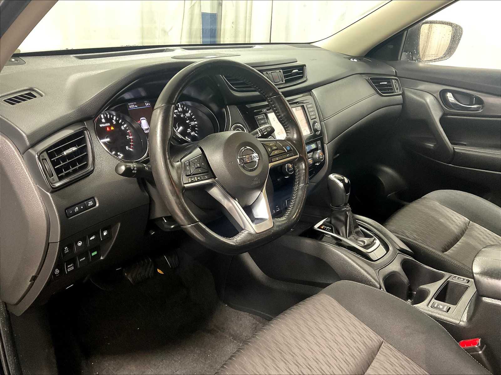 2019 Nissan Rogue SV - Photo 8