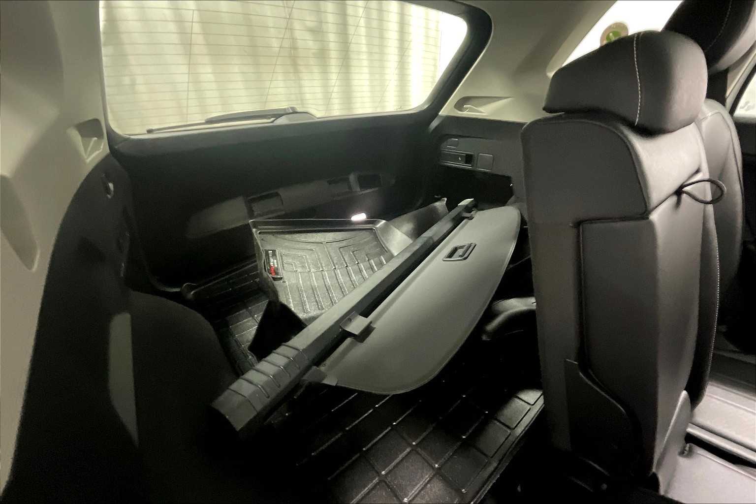 2022 Volkswagen Tiguan SE - Photo 17