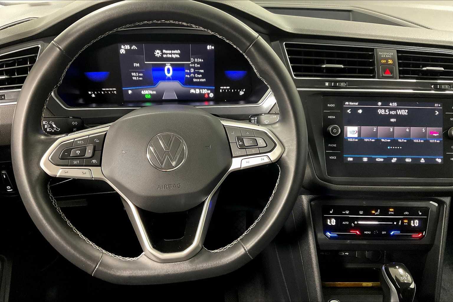 2022 Volkswagen Tiguan SE - Photo 19