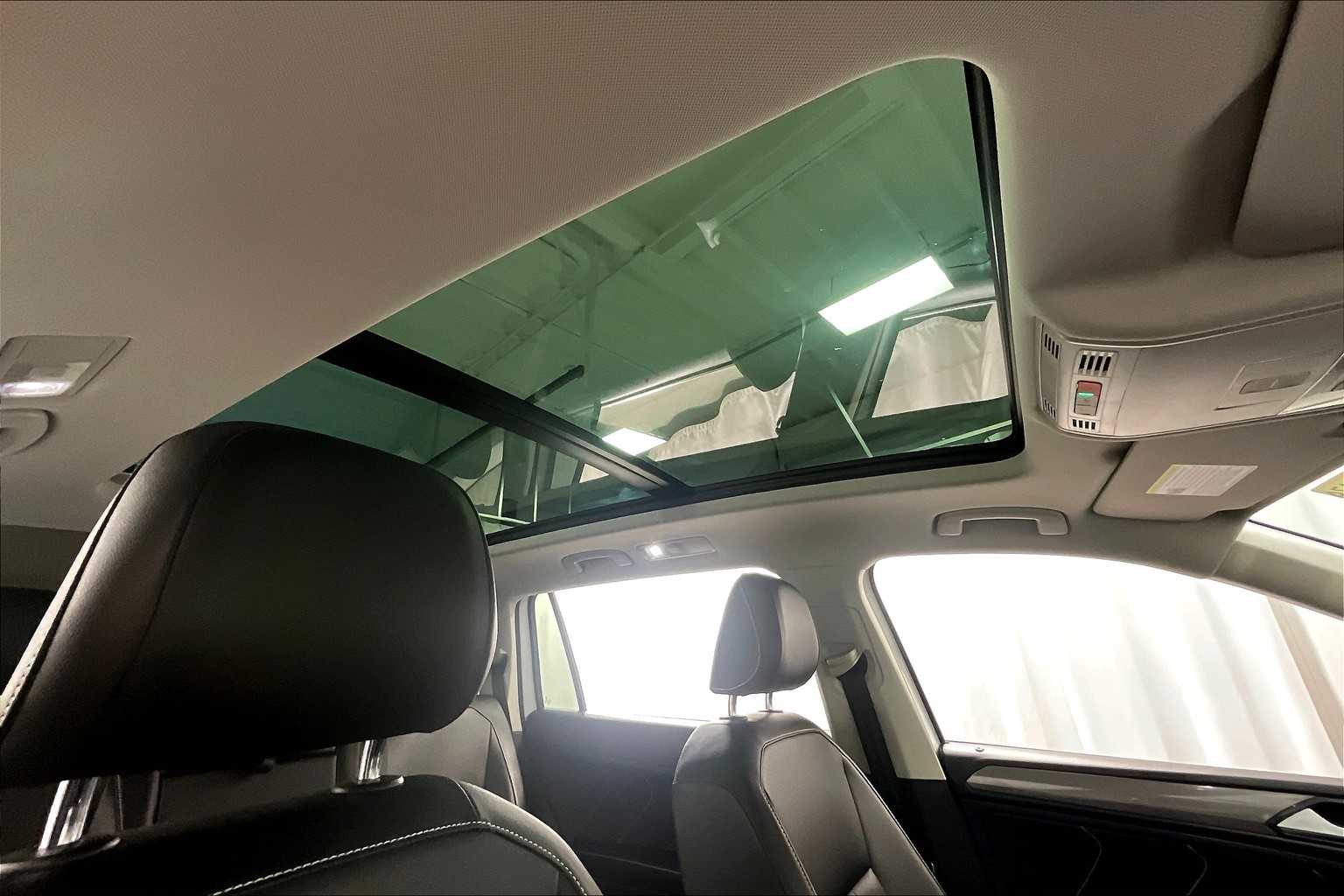 2022 Volkswagen Tiguan SE - Photo 23