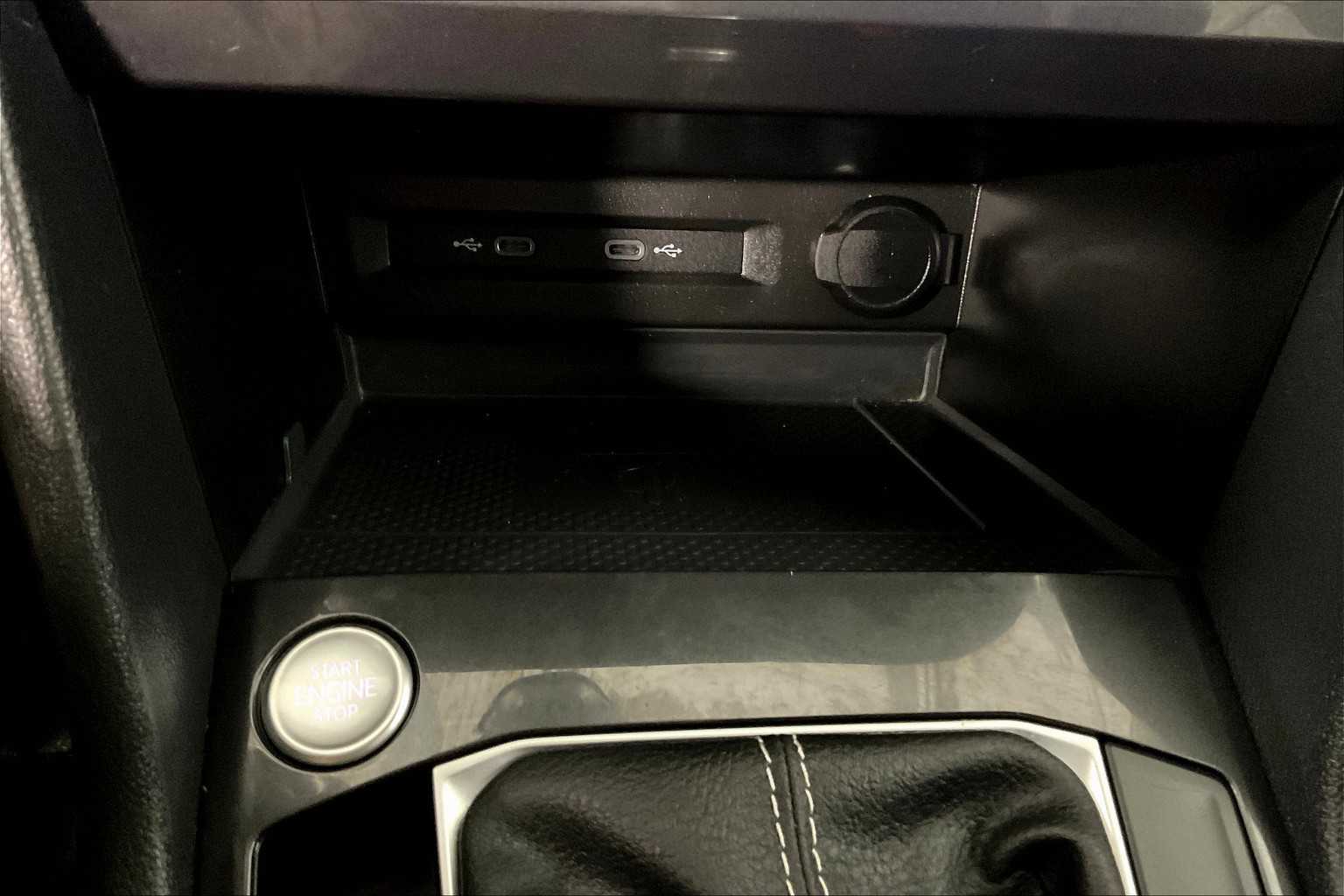 2022 Volkswagen Tiguan SE - Photo 28