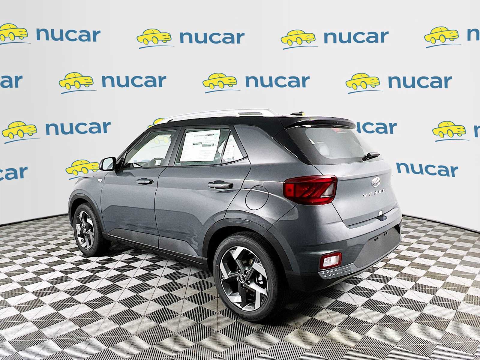 2025 Hyundai Venue Limited - Photo 4