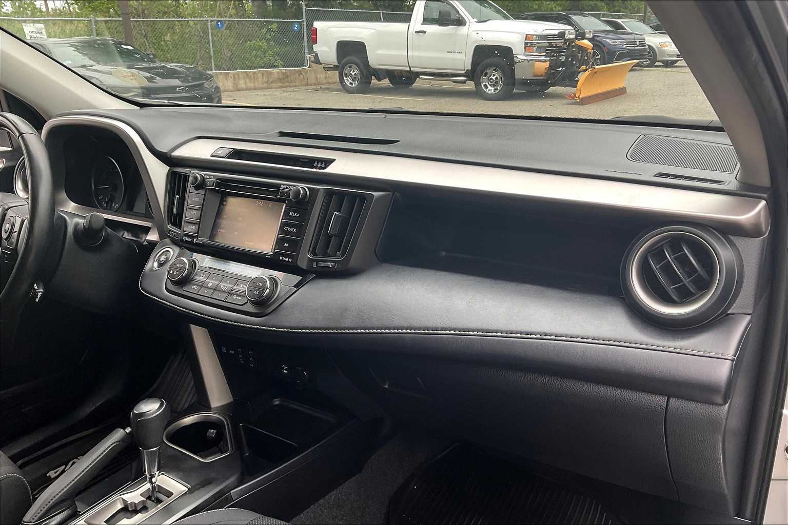 2018 Toyota RAV4 XLE - Photo 13
