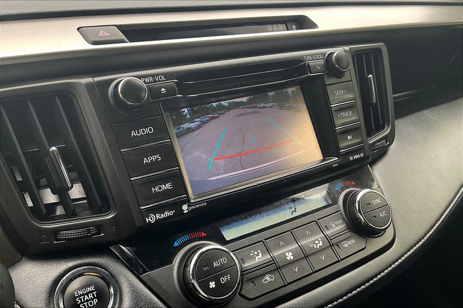 2018 Toyota RAV4 XLE - Photo 19