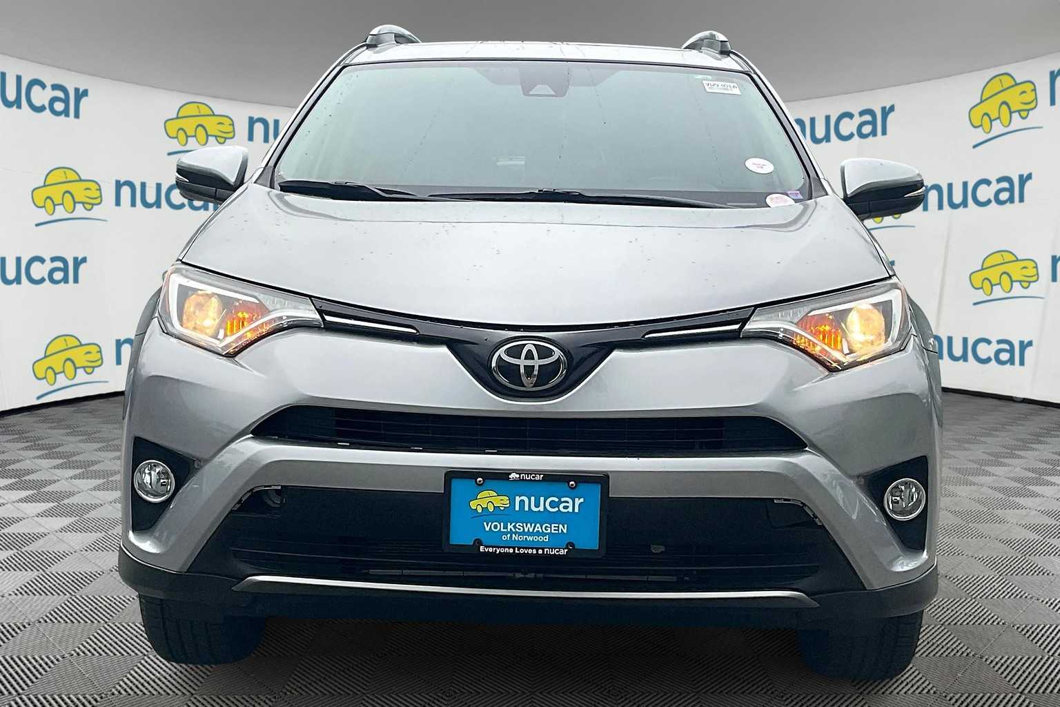2018 Toyota RAV4 XLE - Photo 2