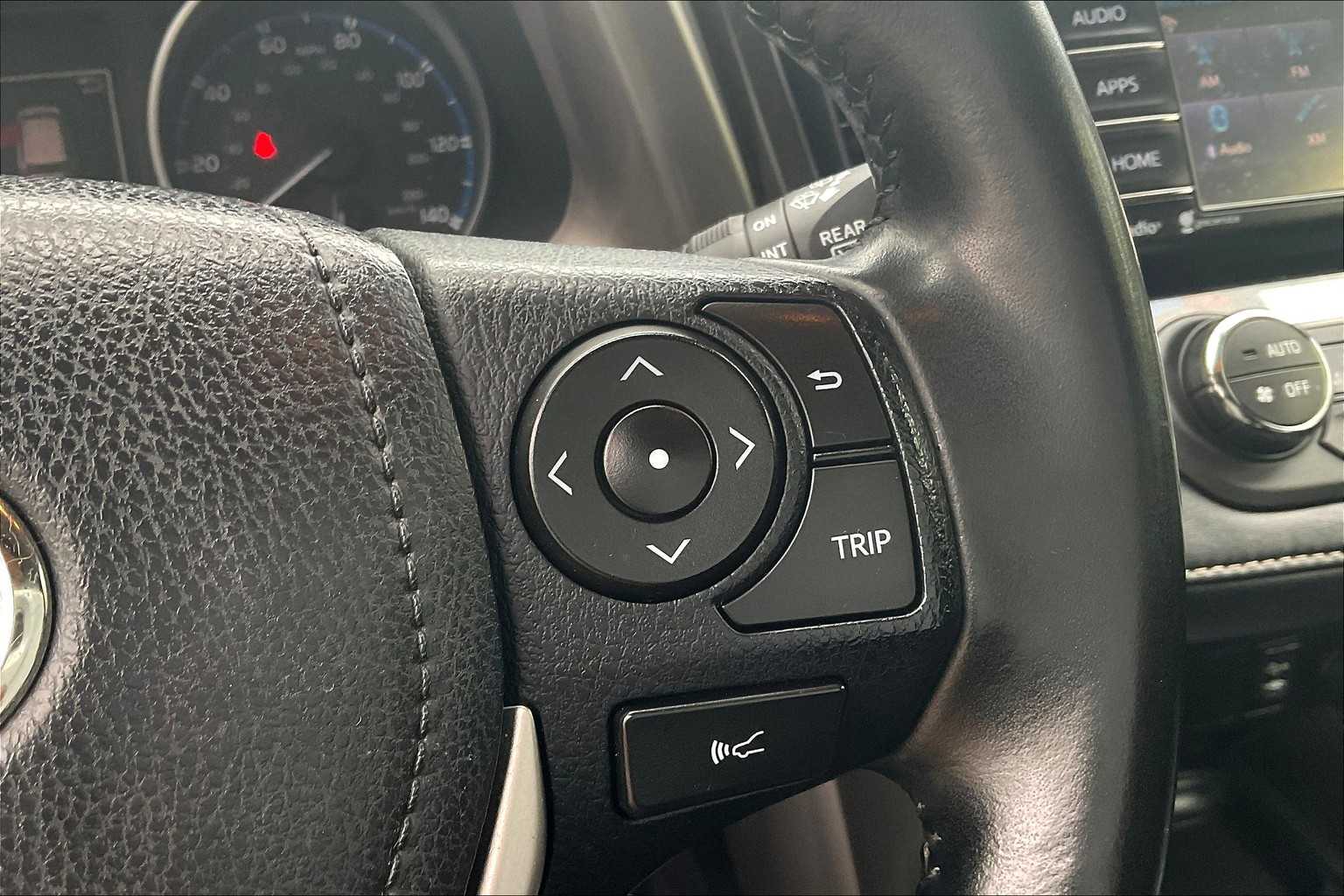 2018 Toyota RAV4 XLE - Photo 24