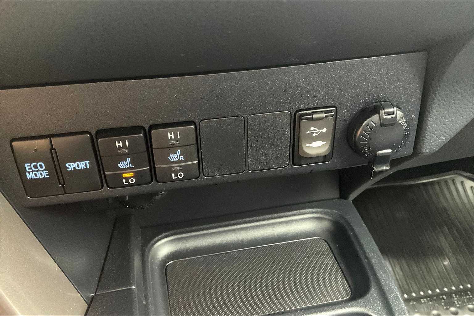 2018 Toyota RAV4 XLE - Photo 26