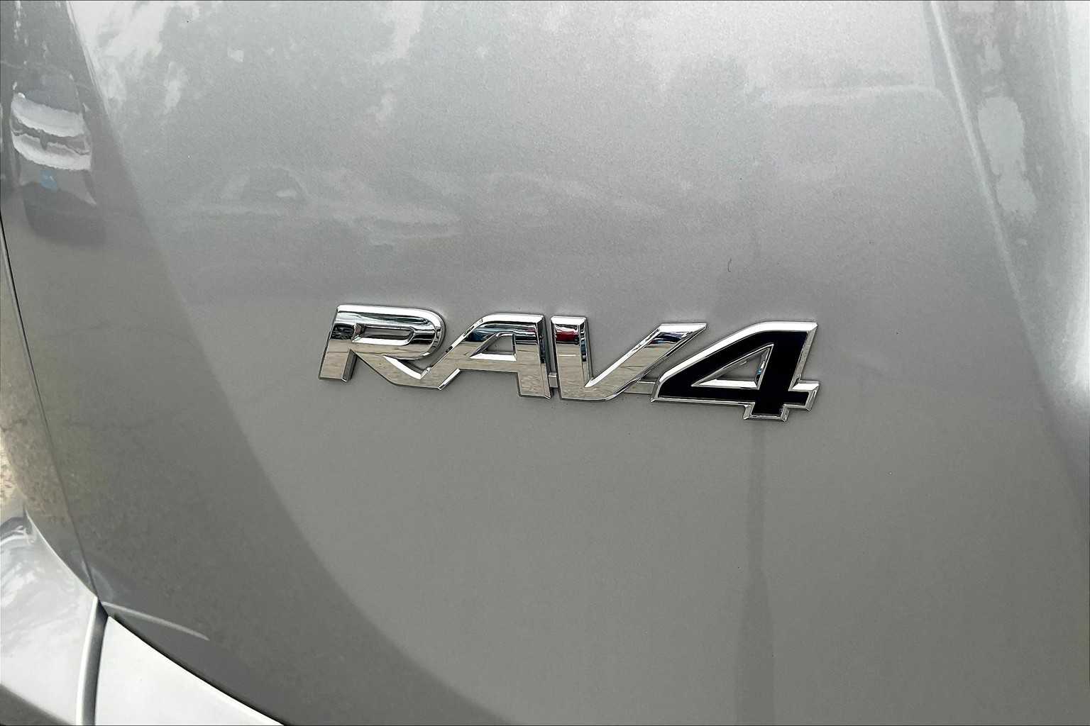 2018 Toyota RAV4 XLE - Photo 27