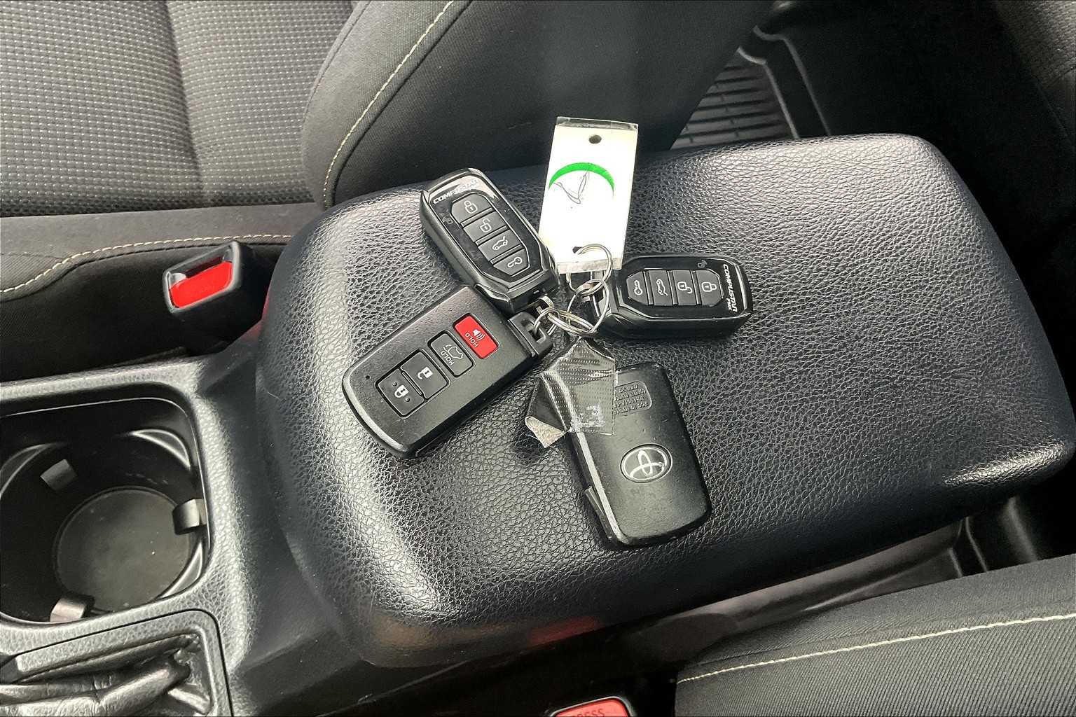 2018 Toyota RAV4 XLE - Photo 29