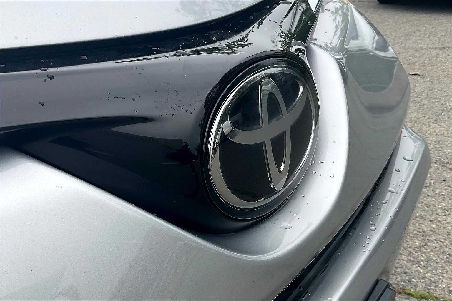 2018 Toyota RAV4 XLE - Photo 30