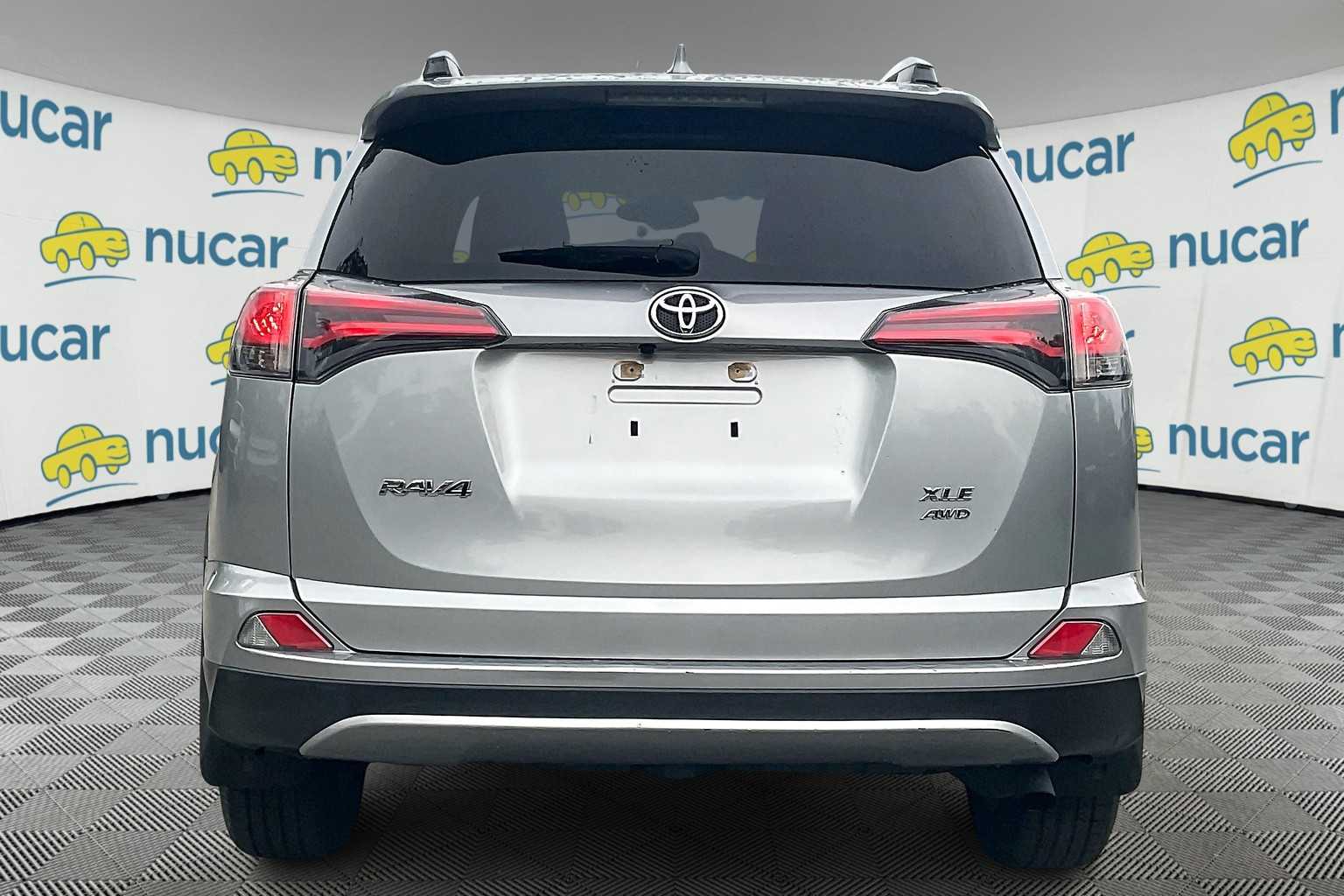 2018 Toyota RAV4 XLE - Photo 5